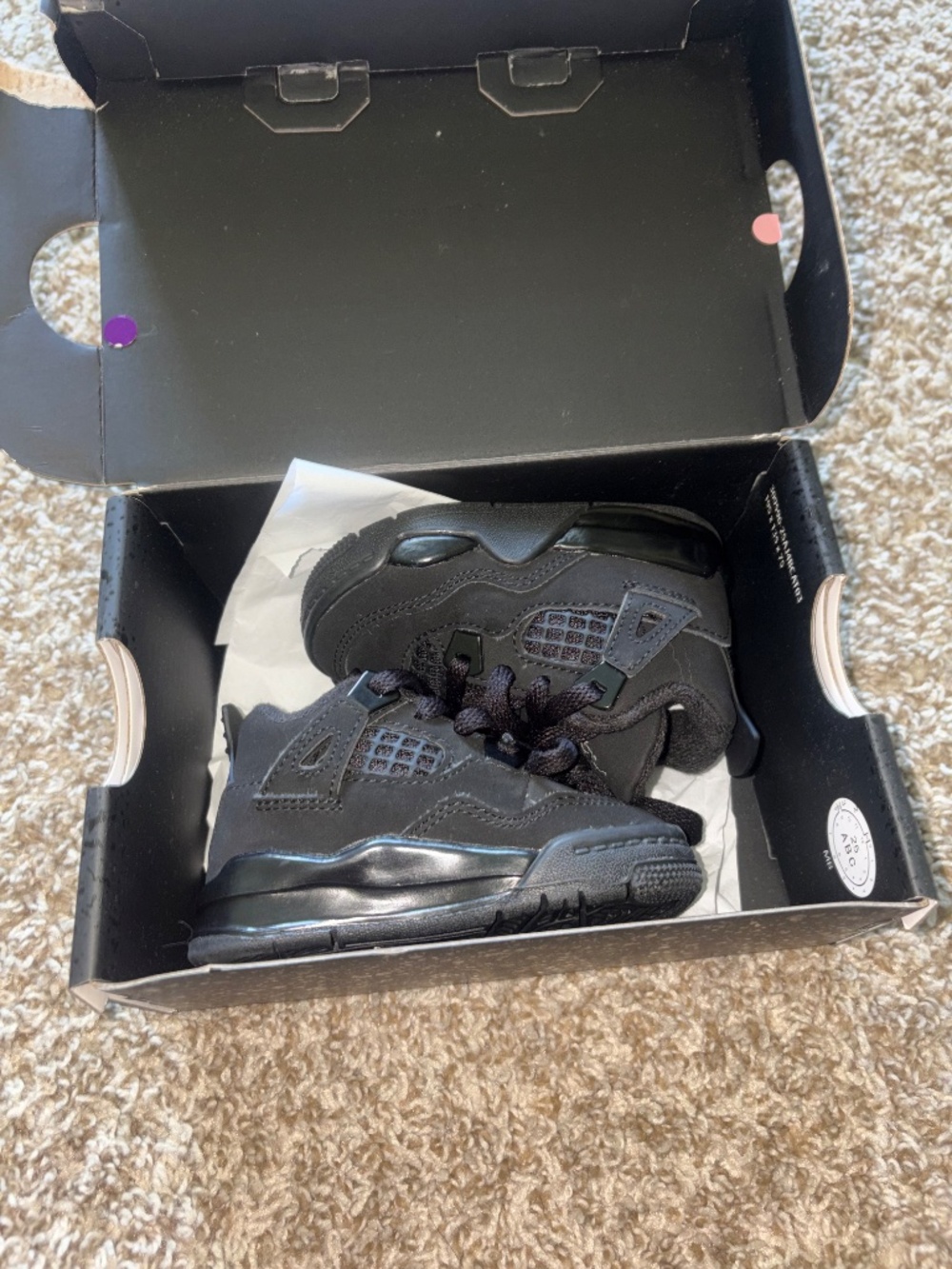 Infant 4c Jordans - Picture 3 of 5